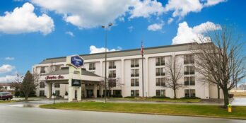 Old Hampton Inn building